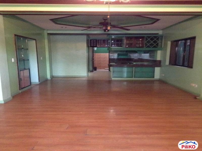 6 bedroom House and Lot for sale in Quezon City in Metro Manila