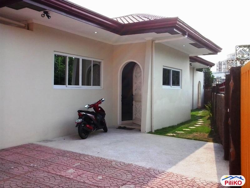 Pictures of 5 bedroom House and Lot for sale in Paranaque