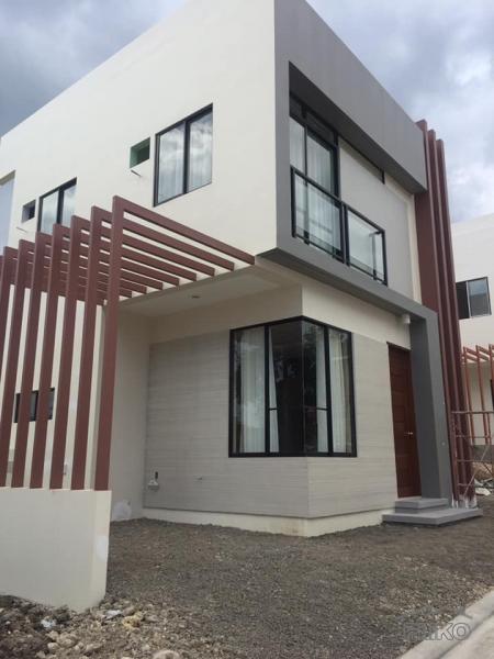 4 bedroom House and Lot for sale in Minglanilla - image 2