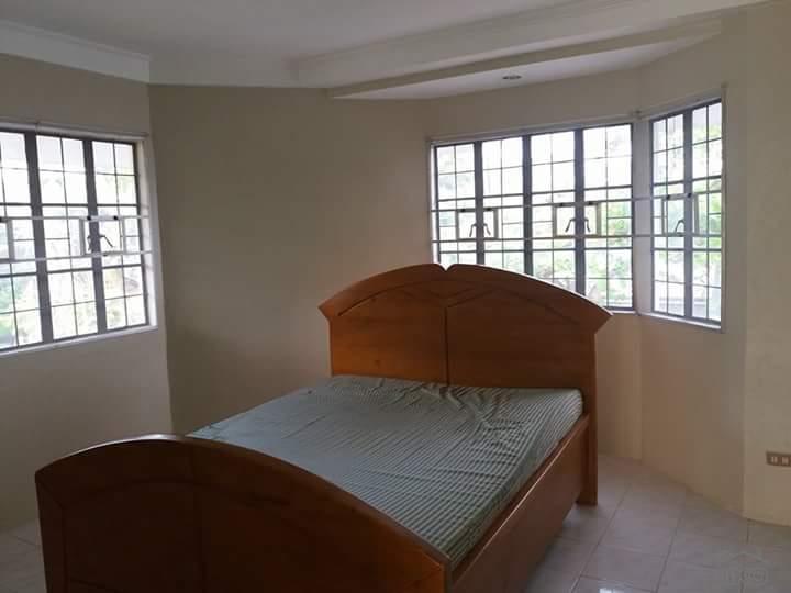 6 bedroom House and Lot for sale in Dumaguete - image 9