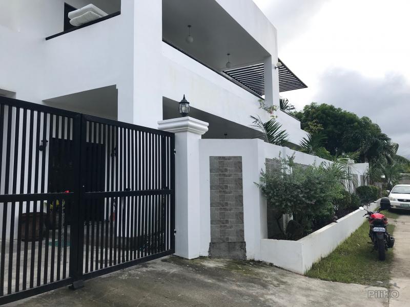 8 bedroom House and Lot for sale in Dumaguete in Negros Oriental