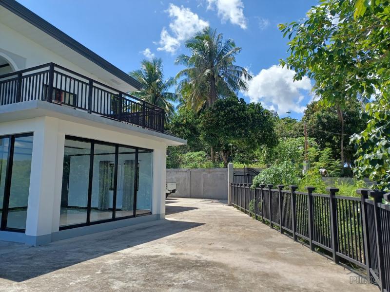 5 bedroom House and Lot for sale in Larena