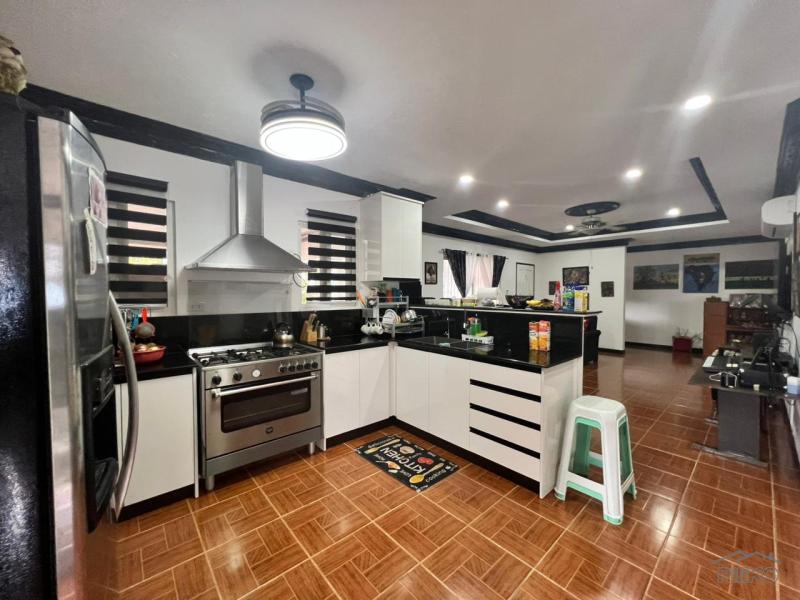 4 bedroom House and Lot for sale in Dumaguete in Philippines - image