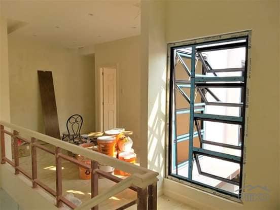 5 bedroom House and Lot for sale in Las Pinas - image 4