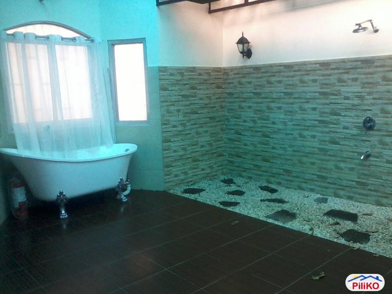 2 bedroom House and Lot for sale in Makati in Metro Manila