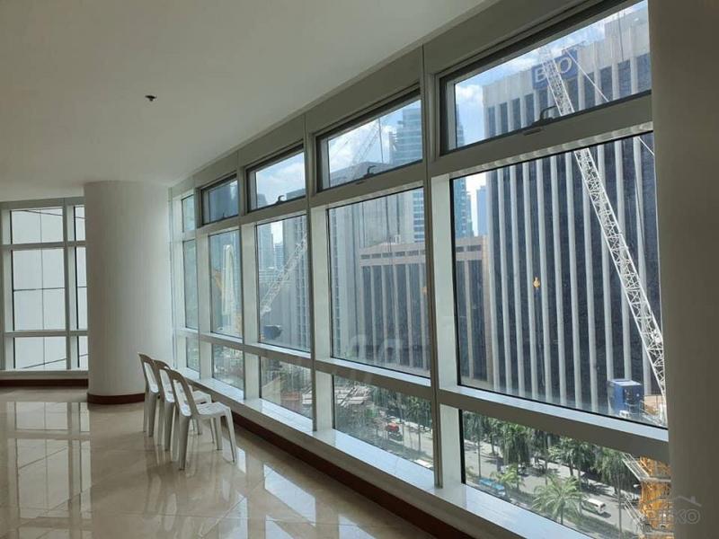 Picture of 3 bedroom Condominium for sale in Makati