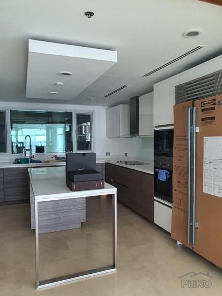 3 bedroom Condominium for sale in Makati