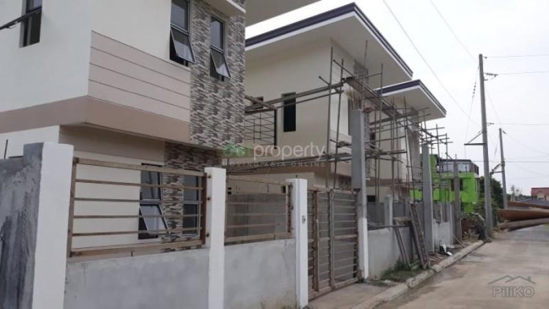 3 bedroom Houses for sale in San Mateo - image 2
