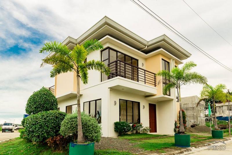 4 bedroom Houses for sale in Consolacion - image 12