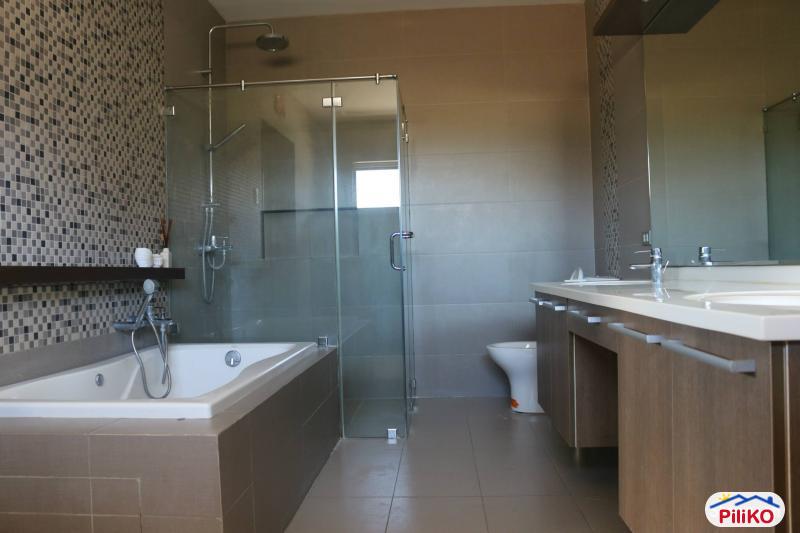 5 bedroom House and Lot for sale in Cebu City - image 4