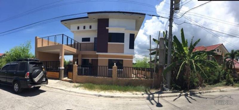 5 bedroom House and Lot for sale in Talisay - image 2