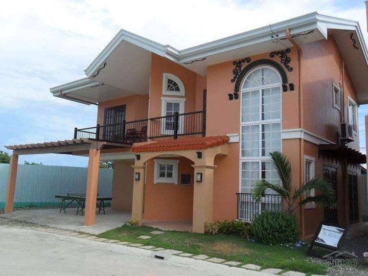 6 bedroom House and Lot for sale in Cordova - image 2