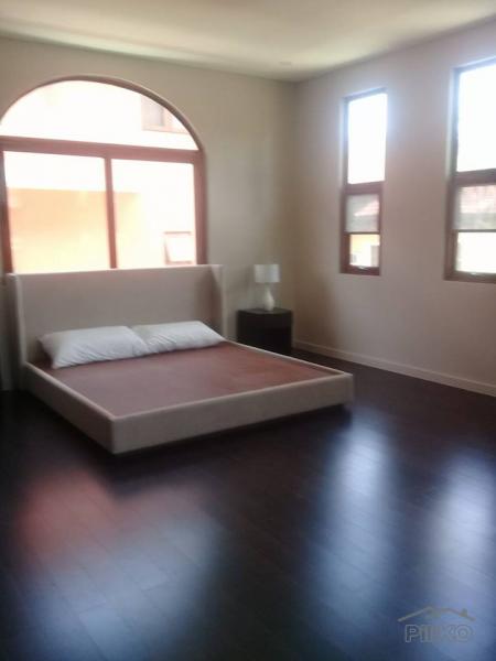6 bedroom House and Lot for sale in Muntinlupa in Philippines - image
