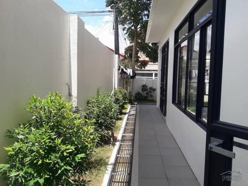 House and Lot for sale in Paranaque - image 16