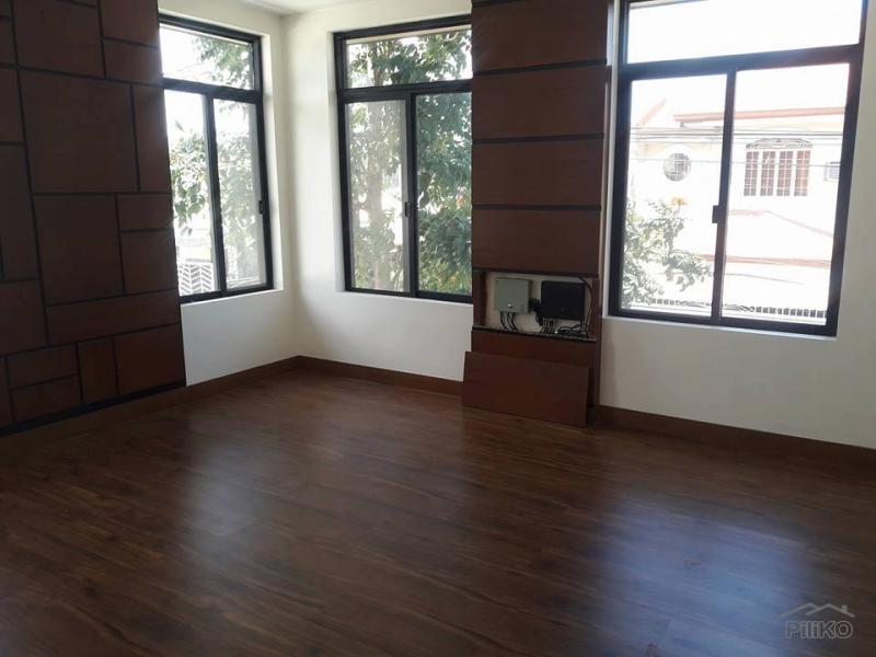 House and Lot for sale in Paranaque - image 19