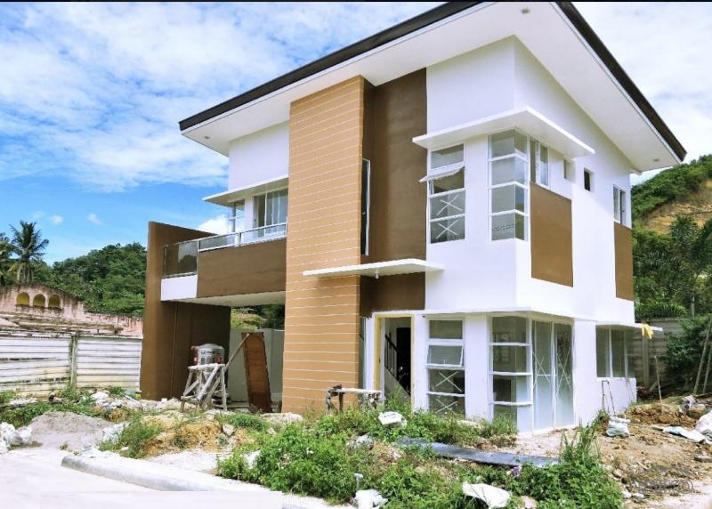 Pictures of 4 bedroom House and Lot for sale in Cebu City