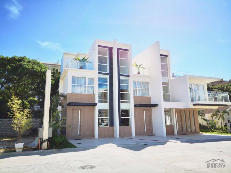 5 bedroom Townhouse for sale in Quezon City