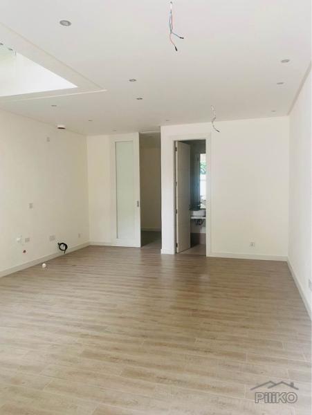 5 bedroom Townhouse for sale in Quezon City in Metro Manila