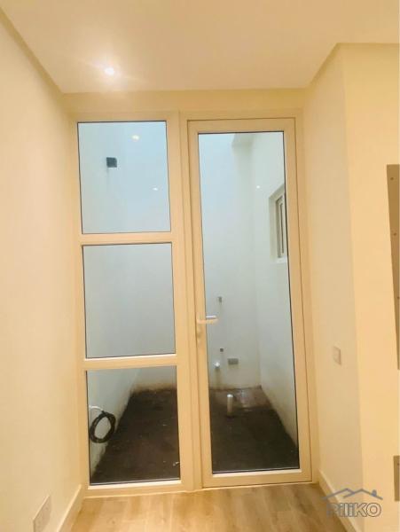 5 bedroom Townhouse for sale in Quezon City in Metro Manila - image