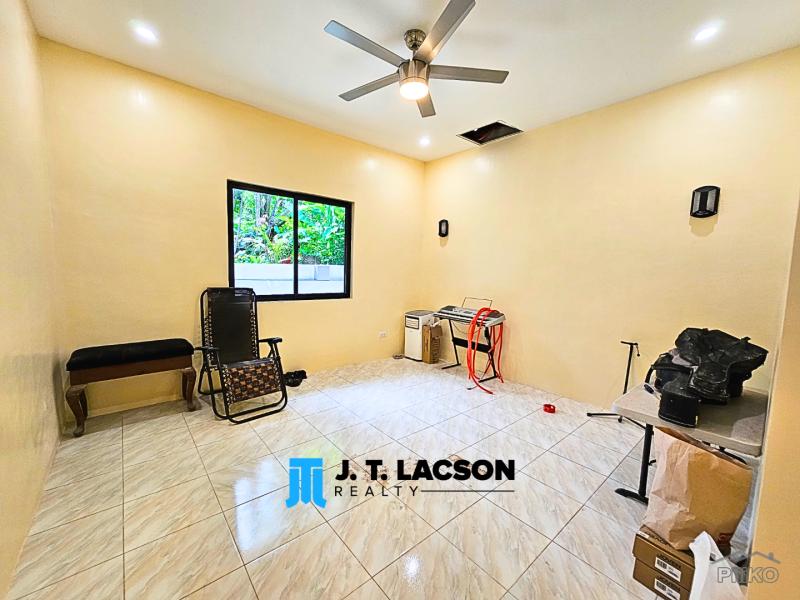 3 bedroom House and Lot for sale in Valencia in Negros Oriental - image