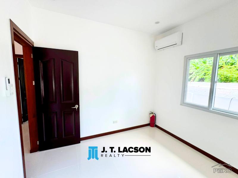 3 bedroom House and Lot for sale in Valencia - image 13
