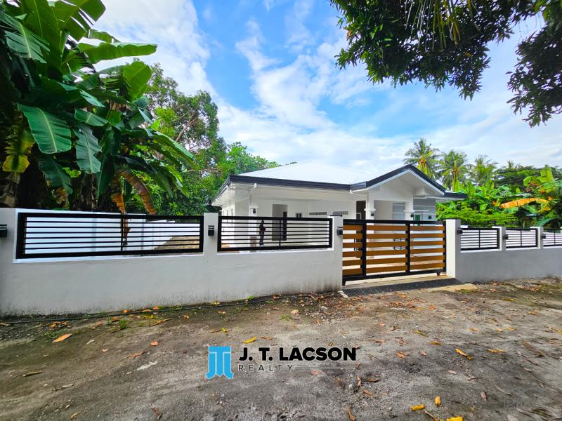 3 bedroom House and Lot for sale in Valencia