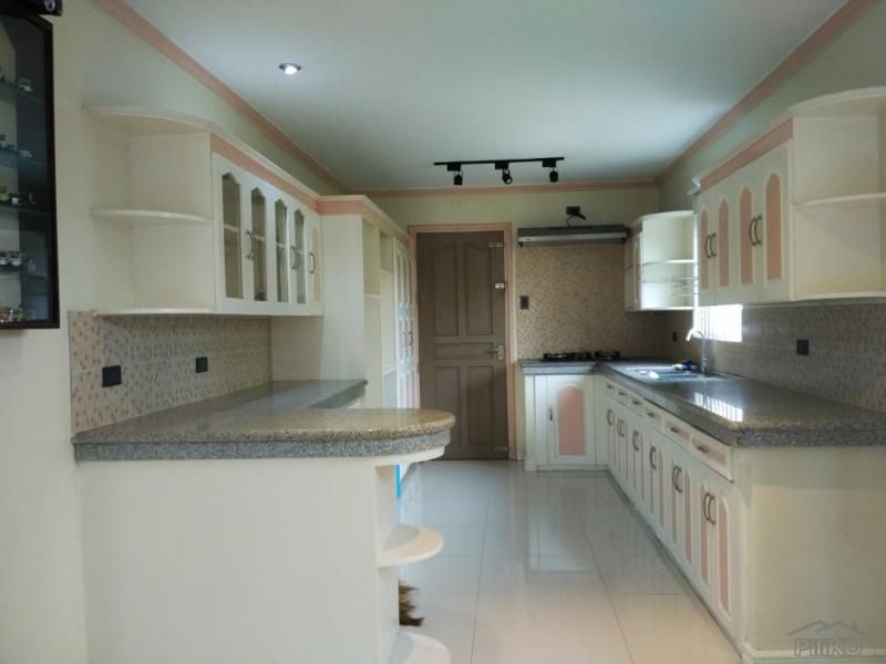 Pictures of House and Lot for sale in Tagaytay