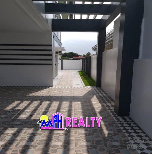 6 bedroom House and Lot for sale in Consolacion - image 4