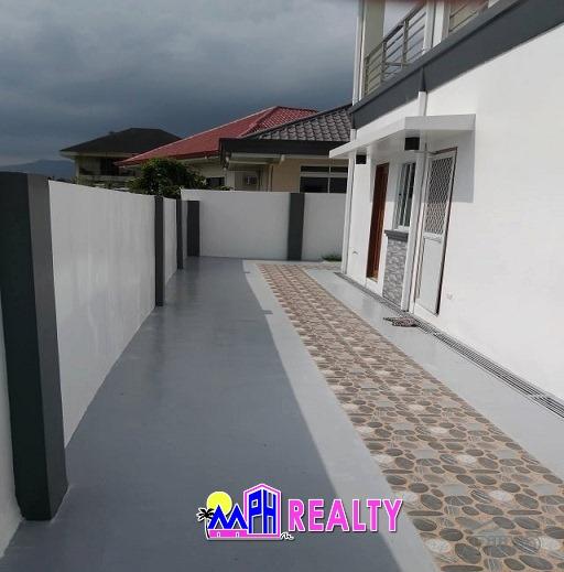 6 bedroom House and Lot for sale in Consolacion in Cebu