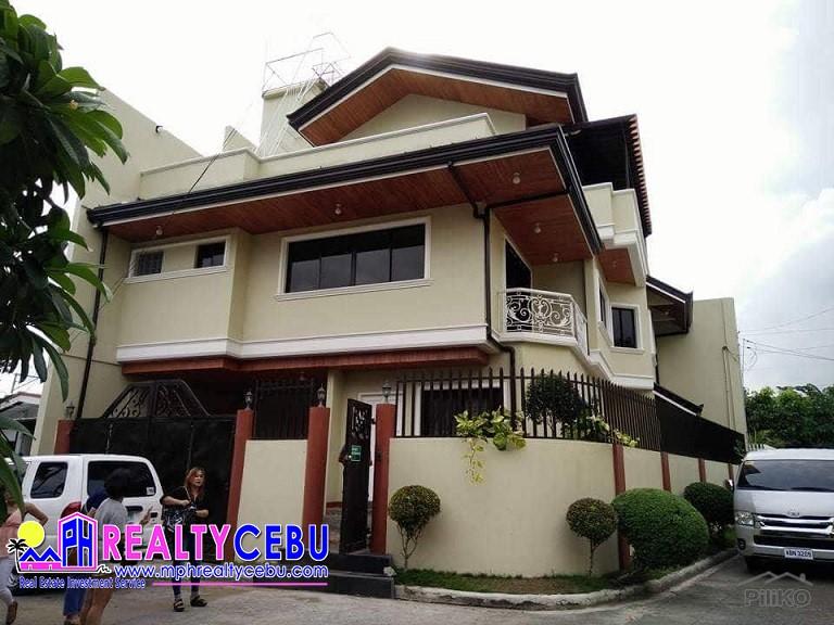 Pictures of 5 bedroom House and Lot for sale in Talisay