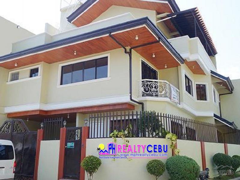 5 bedroom House and Lot for sale in Talisay - image 2