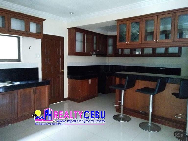 5 bedroom House and Lot for sale in Talisay in Philippines