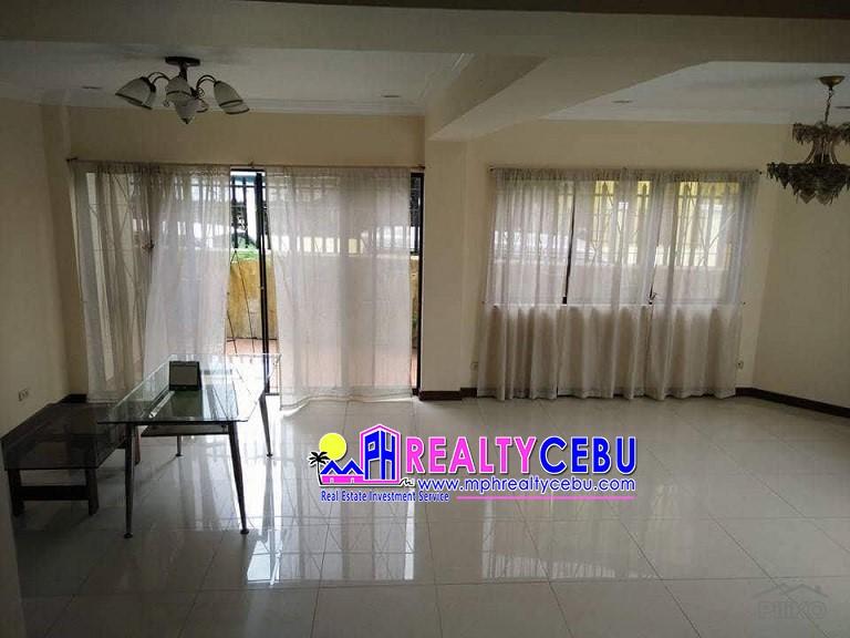 5 bedroom House and Lot for sale in Talisay