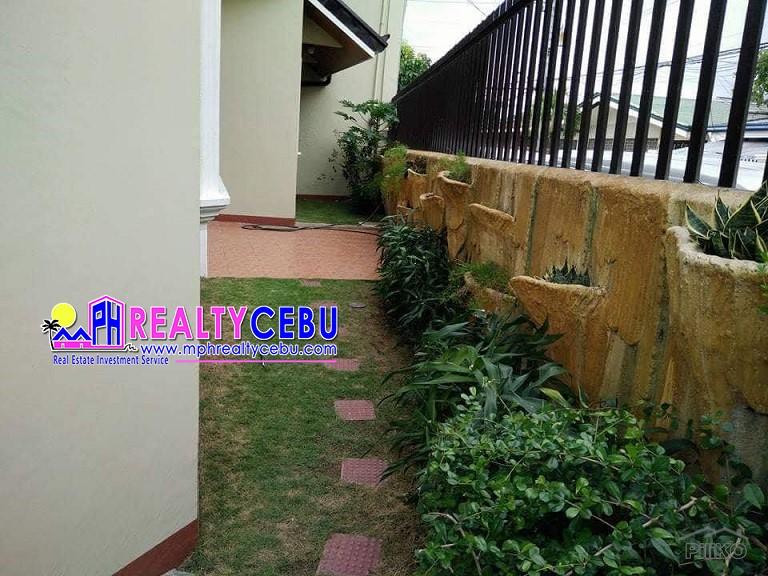 5 bedroom House and Lot for sale in Talisay in Philippines - image