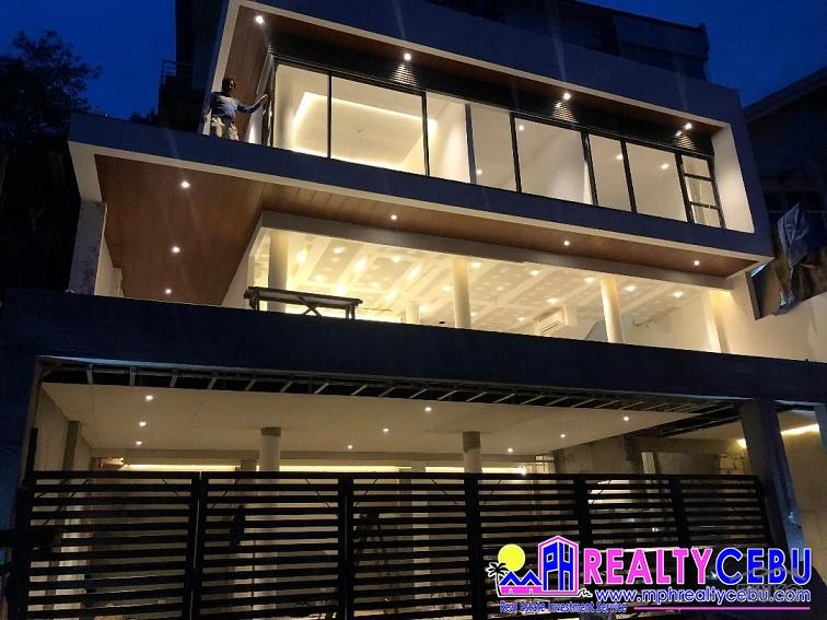 Pictures of 5 bedroom House and Lot for sale in Talisay