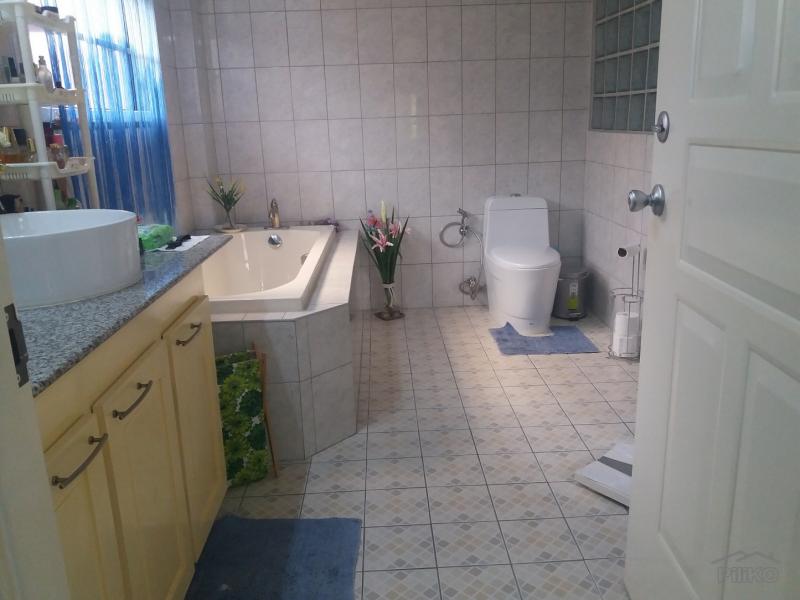 3 bedroom Houses for sale in Valencia - image 16