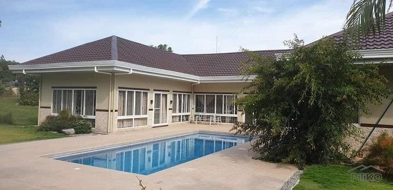 4 bedroom Houses for sale in Dauin - image 5