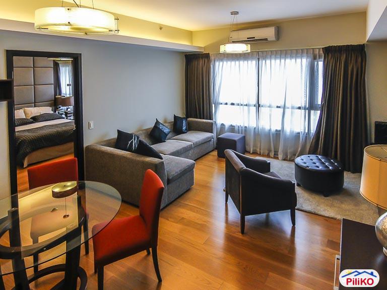 Room in condominium for rent in Makati - image 2