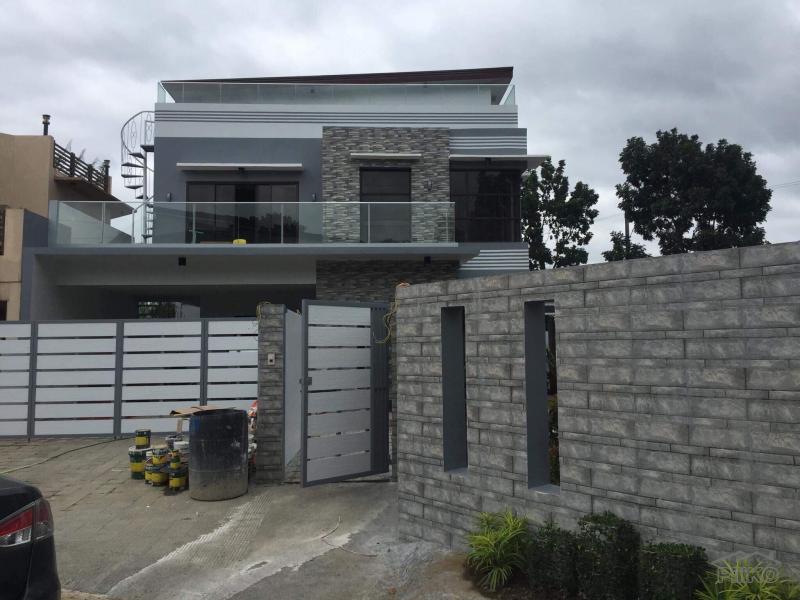 Picture of 4 bedroom Houses for sale in Angono