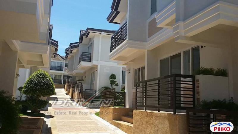 Townhouse for sale in Dasmarinas in Philippines - image