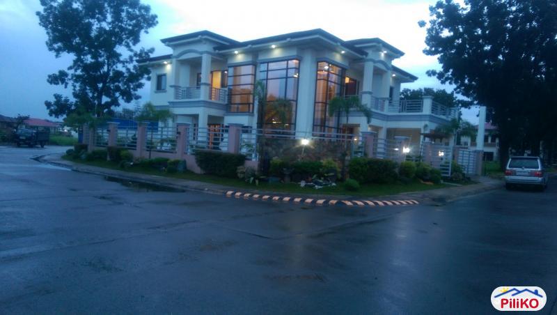 6 bedroom House and Lot for sale in Quezon City in Philippines
