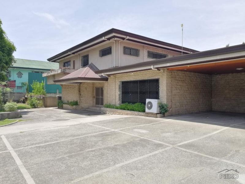 7 bedroom House and Lot for rent in Mandaue in Cebu - image
