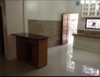 6 bedroom House and Lot for rent in Makati in Metro Manila