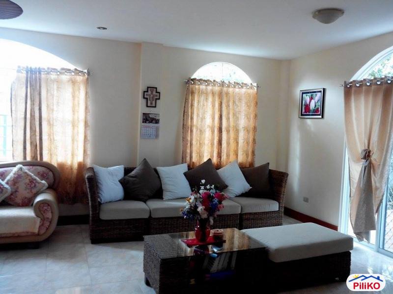 5 bedroom House and Lot for sale in Talisay in Philippines