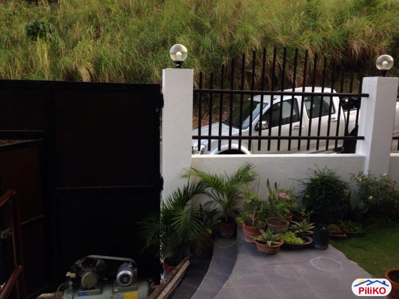 5 bedroom House and Lot for sale in Consolacion - image 2